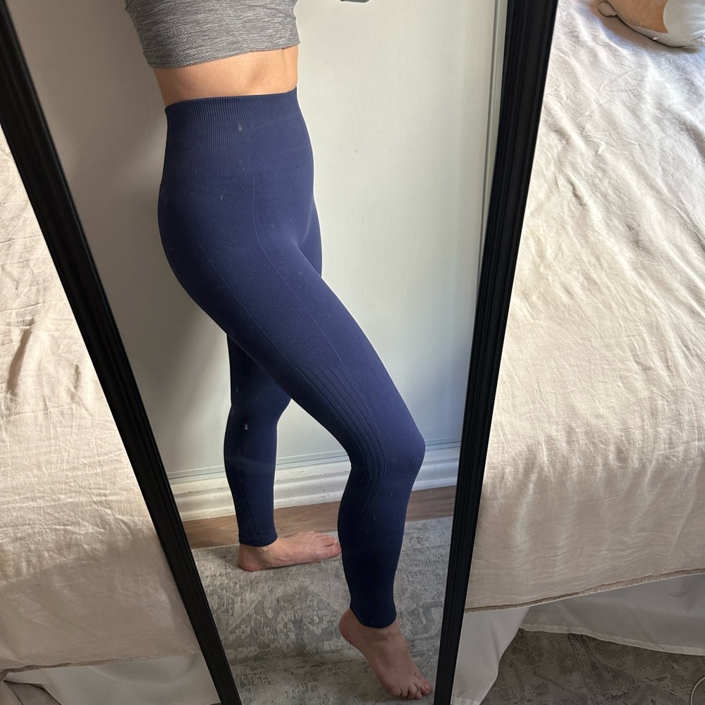 Lululemon Textured Navy Leggings - Size 2